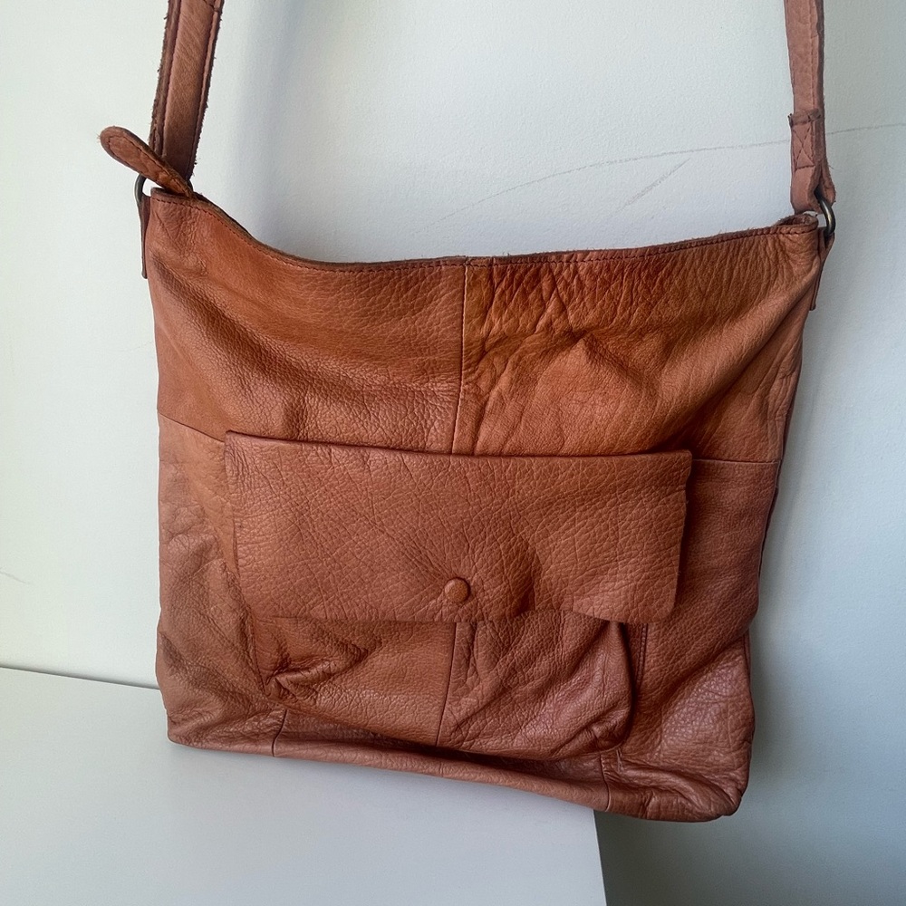 Day & Mood Leather Shoulder Bag